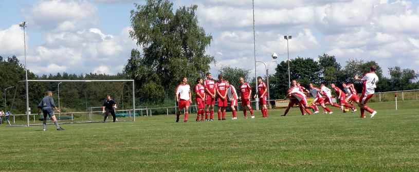 Freistoß von Dennis 